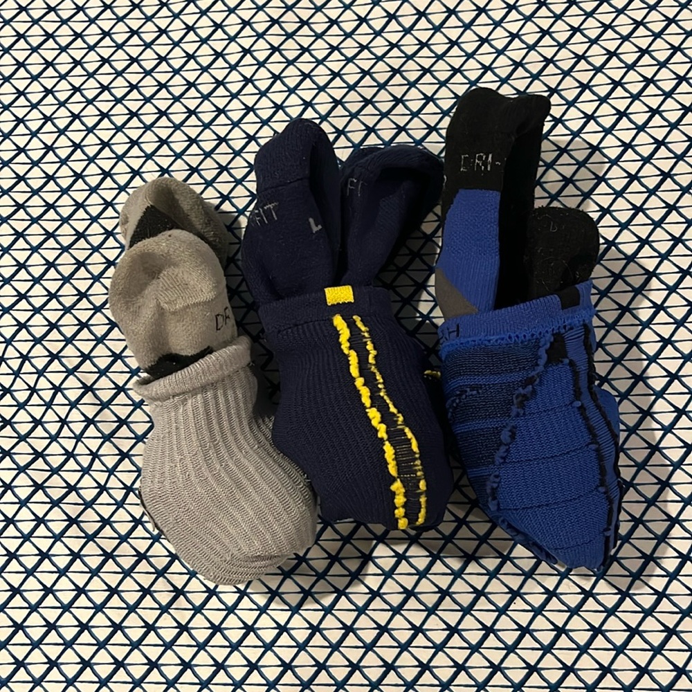 3 multicolor Nike elite socks Size large